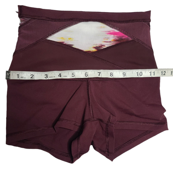 Lululemon Boogie Short (Roll Down) - Picture 8 of 10